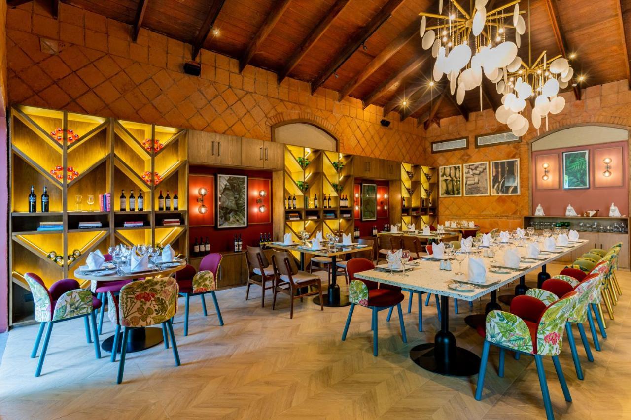 Tropical Deluxe Princess Punta Cana Buitenkant foto Interior of the restaurant