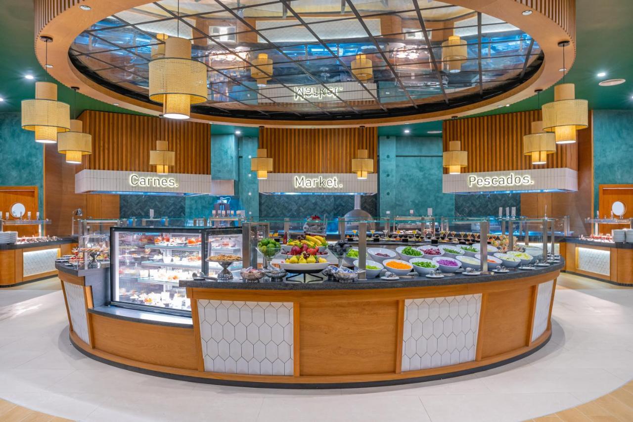 Tropical Deluxe Princess Punta Cana Buitenkant foto The buffet at the hotel
