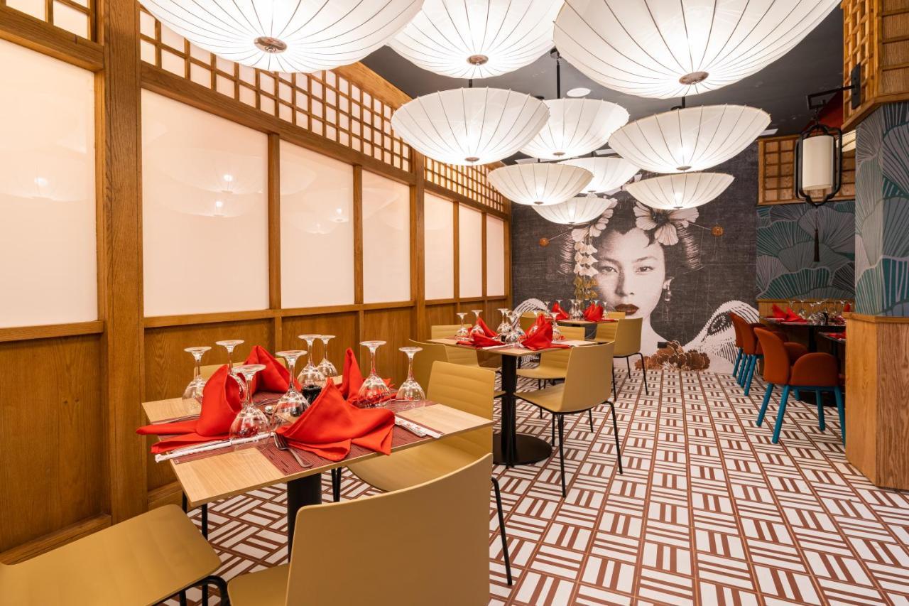 Tropical Deluxe Princess Punta Cana Buitenkant foto Interior of a restaurant in Paris