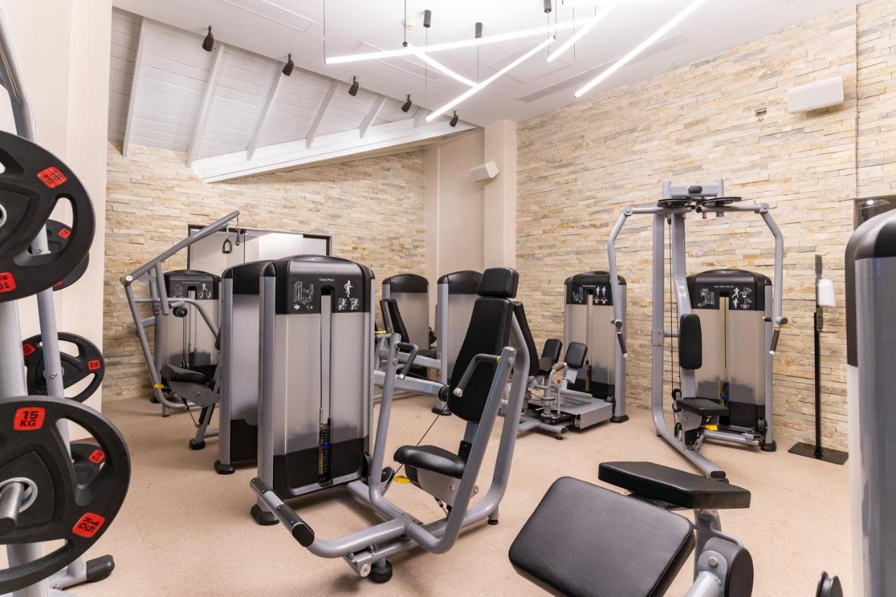 Tropical Deluxe Princess Punta Cana Buitenkant foto A gym